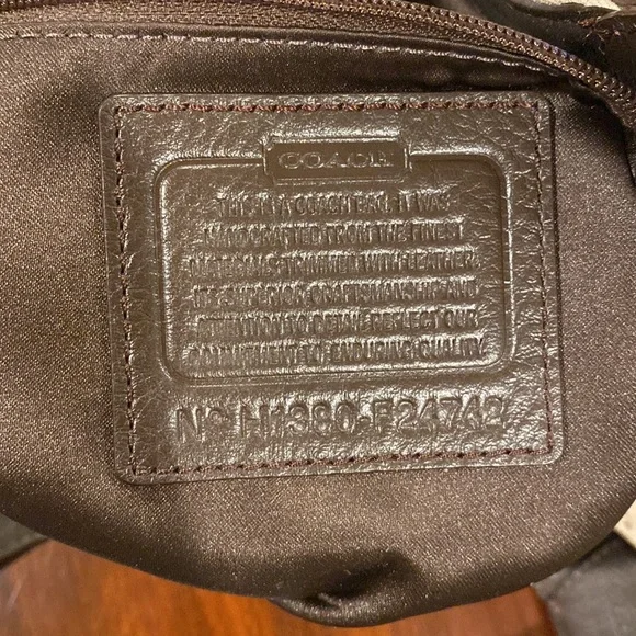 Coach purse, signature hobo - Picture 4 of 5
